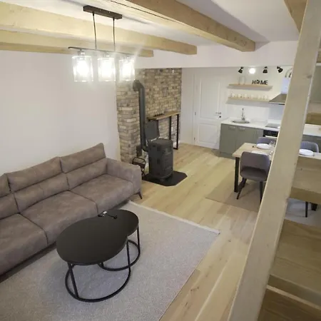 Trebevic-sarajevo بيت خشبي